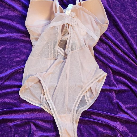 XL/34DD Stretch Mesh Bustier Snap Crotch Bodysuit- UNWORN -repaired factory flaw - Picture 2 of 11